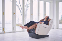 Load image into Gallery viewer, Massage Chair CIRC+